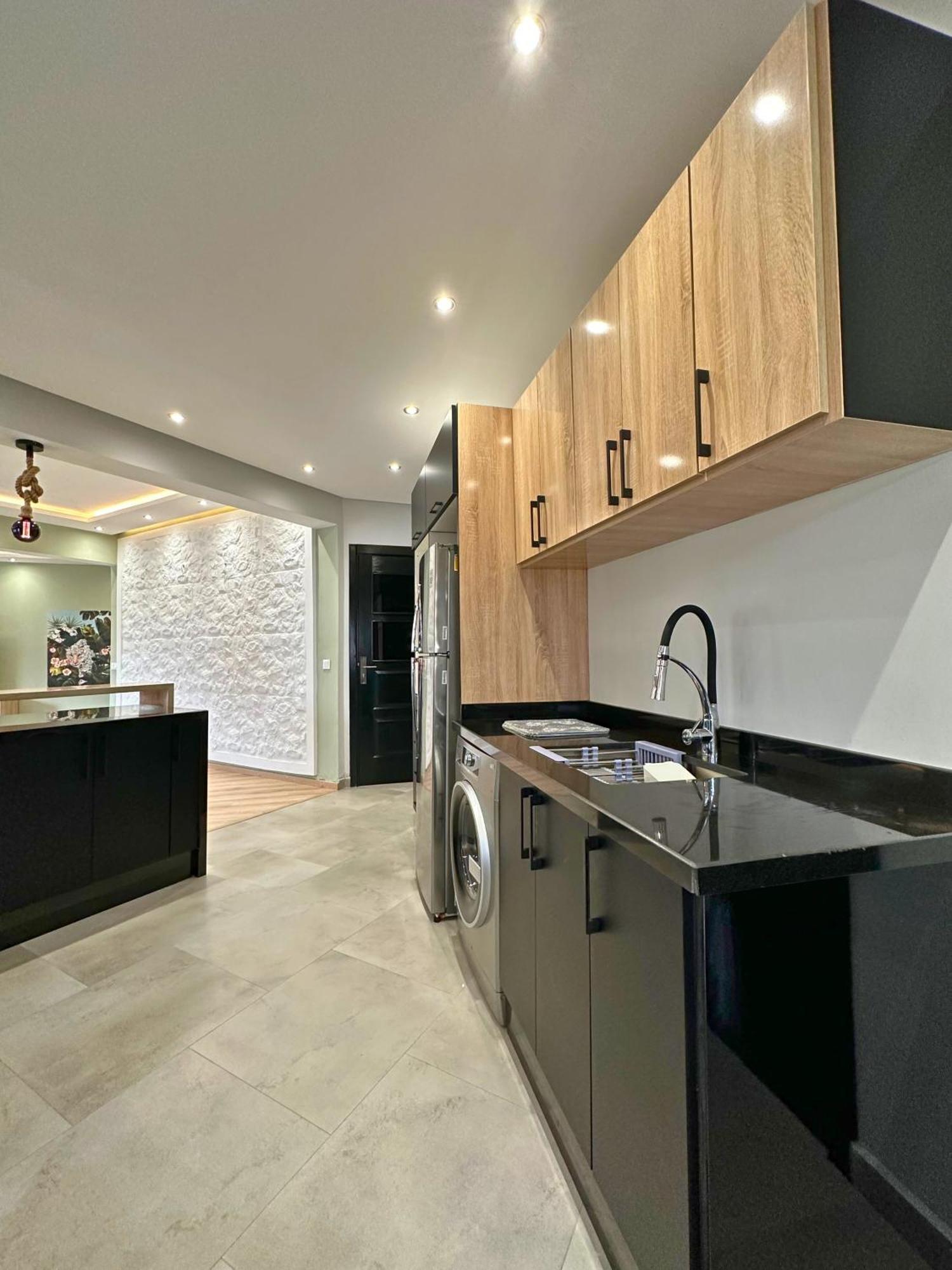 The Tropical - Luxe 2br Retreat In Centre 丹吉尔